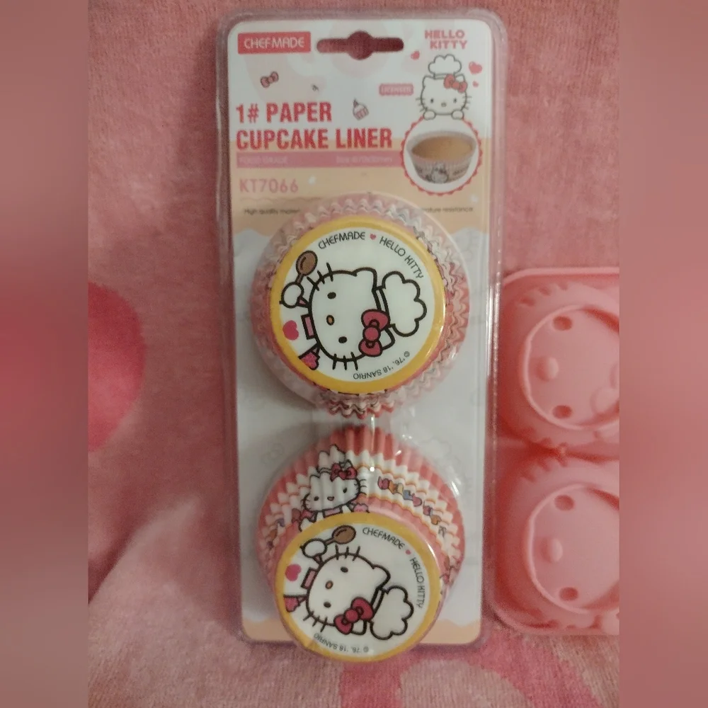 Hello Kitty Officially Licensed Cupcake Liners & Silicone Baking Pan Set
